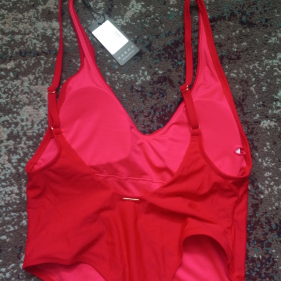 Relleciga Thong Swimsuit - One piece - Red. size Large - Picture 7 of 7